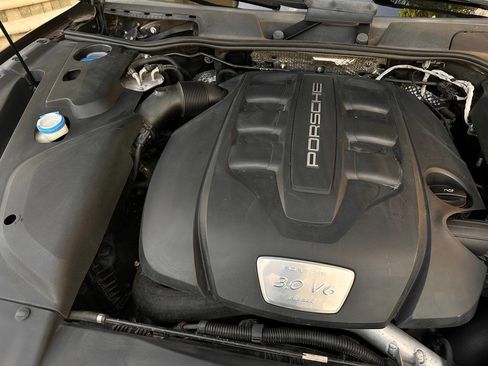 Used 2015 Porsche Cayenne Diesel AWD/4WD image 47
