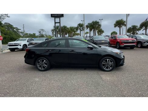 Used 2024 Kia Forte LXS FWD image 9