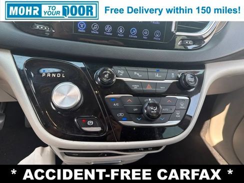 Used 2017 Chrysler Pacifica Touring-L Plus w/ Advanced Safetytec Group FWD image 24
