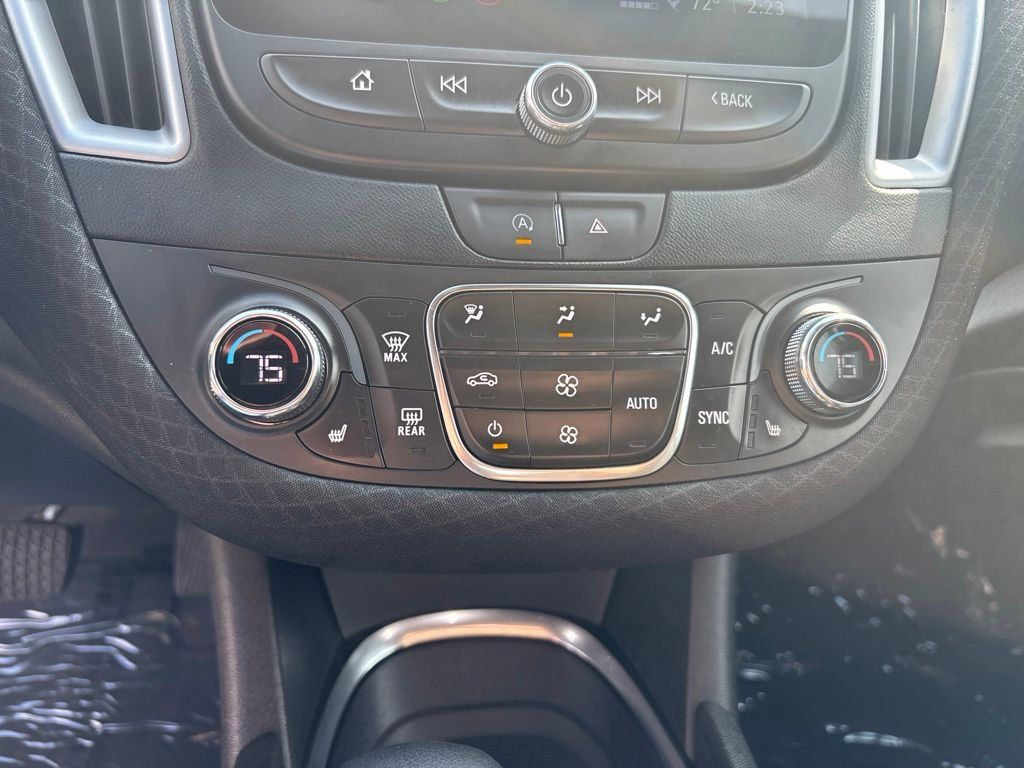 Used 2023 Chevrolet Malibu LT FWD image 18