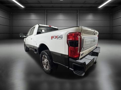 Used 2025 Ford F250 King Ranch w/ FX4 Off-Road Package AWD/4WD image 4