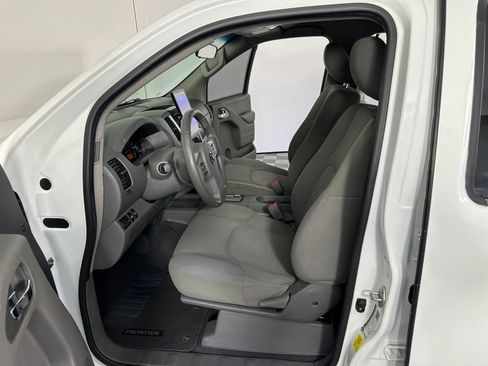 Used 2019 Nissan Frontier SV image 22