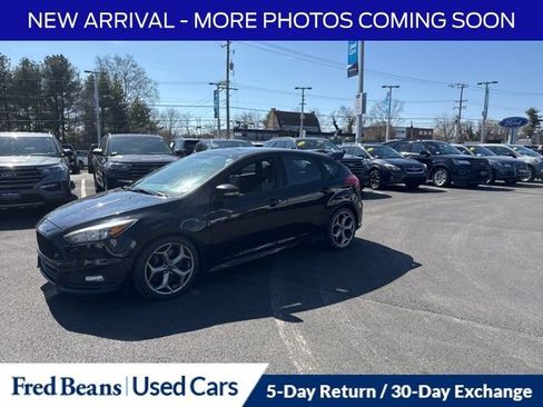 Used 2017 Ford Focus ST image 3