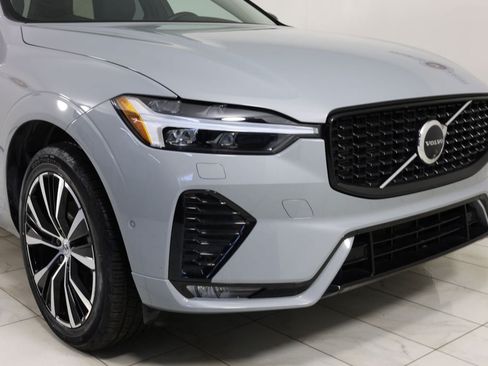 Used 2025 Volvo XC60 B5 Plus AWD/4WD image 36