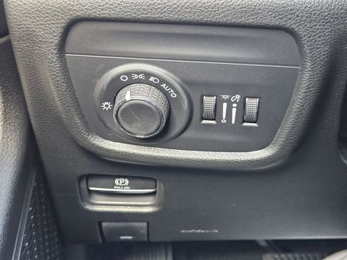 New 2025 Jeep Grand Cherokee L Altitude image 22