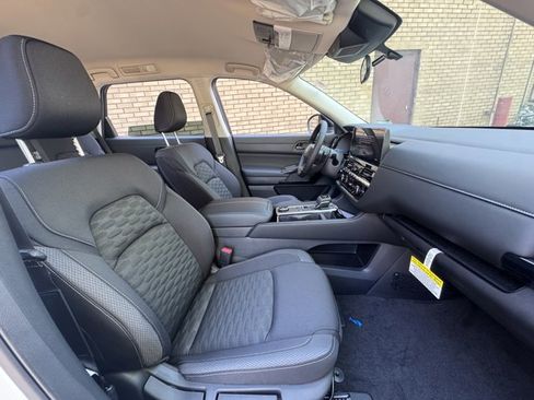 New 2026 Nissan Pathfinder SV AWD/4WD image 5