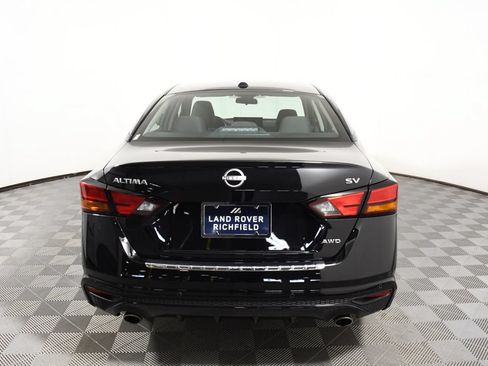 Used 2023 Nissan Altima 2.5 SV w/ SV Premium Package AWD/4WD image 5