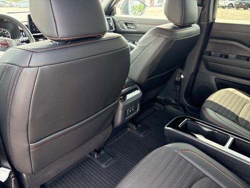 Used 2026 Nissan Pathfinder Rock Creek w/ Rock Creek Premium Package AWD/4WD image 17