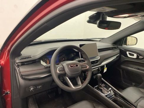 Used 2026 Jeep Compass Trailhawk image 7