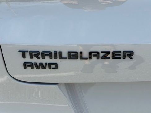 New 2026 Chevrolet TrailBlazer RS w/ Convenience Package AWD/4WD image 19