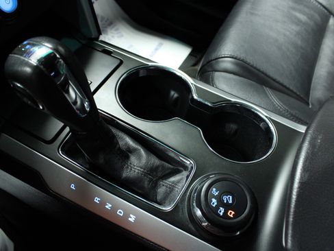 Used 2015 Ford Explorer XLT w/ Equipment Group 202B image 24