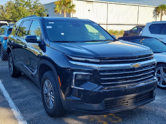 Used 2026 Chevrolet Traverse LT w/ Driver Confidence Package FWD image 2