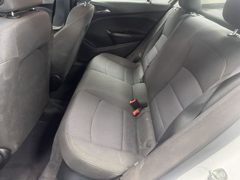 Used 2018 Chevrolet Cruze LS image 14