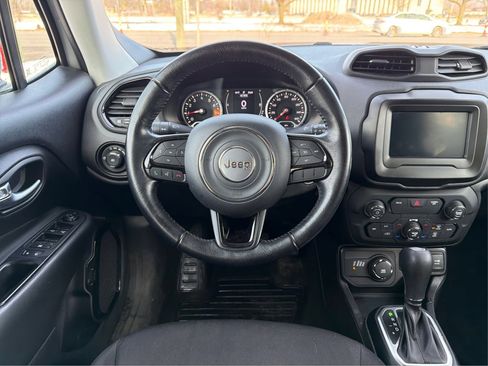 Used 2018 Jeep Renegade Altitude image 14