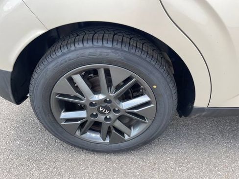 Used 2020 Kia Soul EX FWD image 40