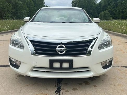 Used 2015 Nissan Altima 2.5 SV w/ Convenience Package FWD image 17