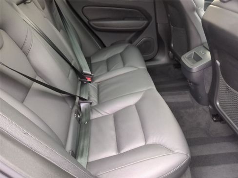 Certified 2025 Volvo XC60 B5 Plus image 19