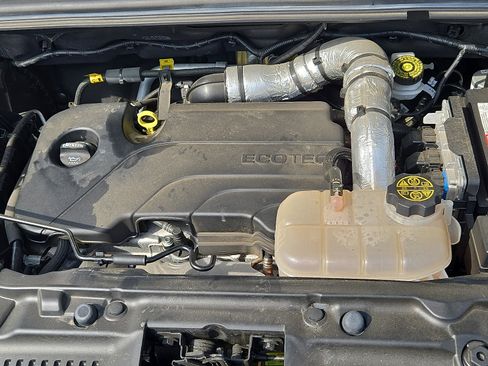 Used 2022 Chevrolet Trax LS w/ Tint and Cruise Package image 27