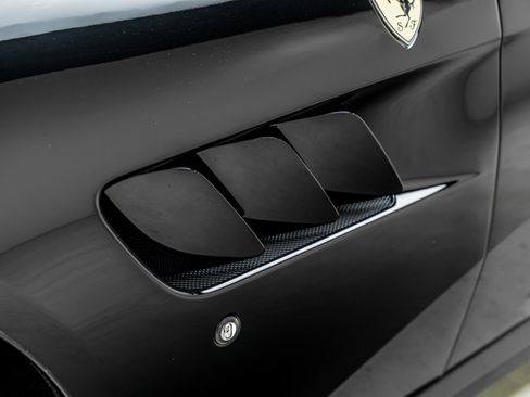 Used 2018 Ferrari GTC4Lusso T RWD image 21