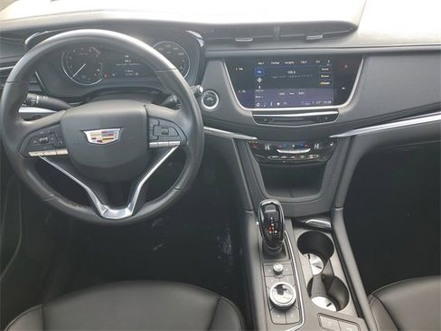 Certified 2024 Cadillac XT6 Luxury w/ LPO, Floor Liner Package image 27