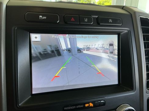 Used 2019 Ford Expedition Max XLT w/ Equipment Group 202A RWD image 27