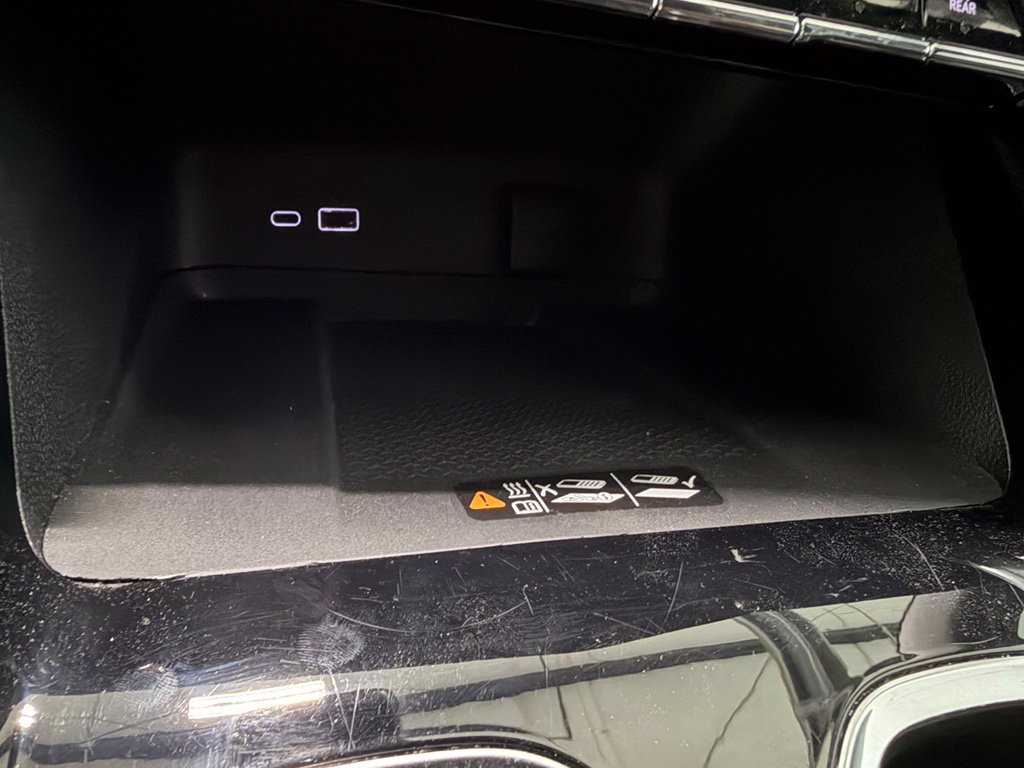 Used 2025 Chevrolet Traverse LT FWD image 6
