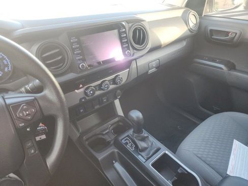 Used 2022 Toyota Tacoma SR image 40