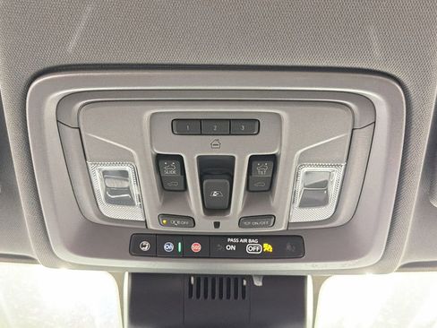 Used 2025 GMC Sierra 3500 Denali w/ Denali Reserve Package AWD/4WD image 46