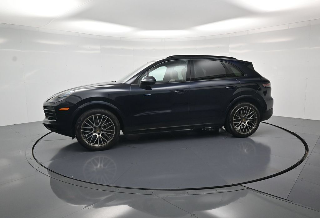 Certified 2022 Porsche Cayenne Platinum Edition AWD/4WD image 2