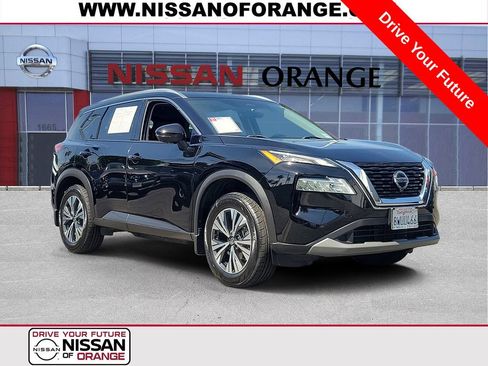 Used 2021 Nissan Rogue SV w/ Premium Package FWD image 1
