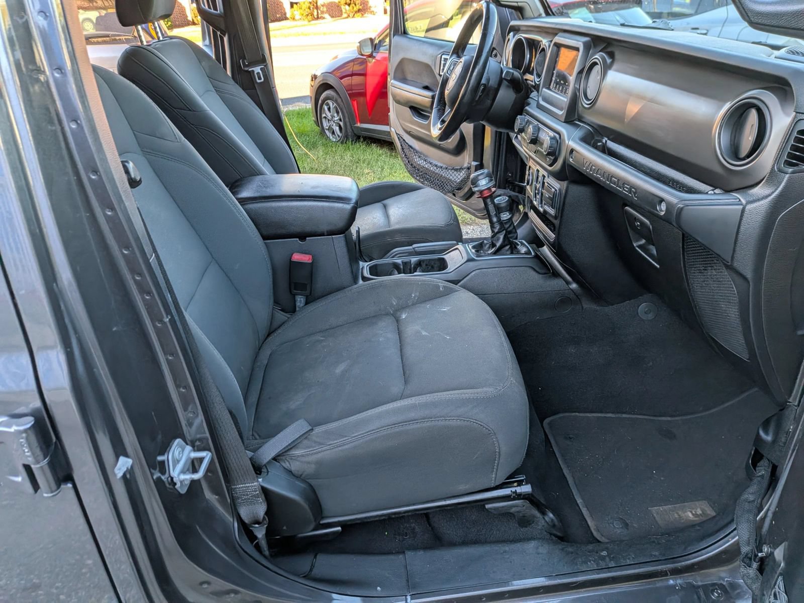 Used 2018 Jeep Wrangler Unlimited Sport S AWD/4WD image 36