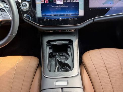 Used 2025 Mercedes-Benz E 350 4MATIC Sedan image 15