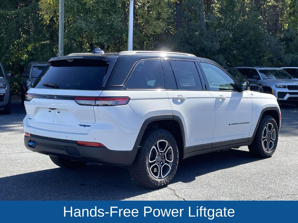 Certified 2023 Jeep Grand Cherokee Trailhawk w/ Advanced Protech Group II AWD/4WD image 9