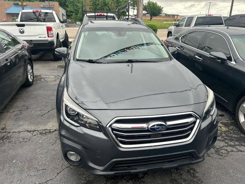 Used 2018 Subaru Outback 2.5i Premium AWD/4WD image 2