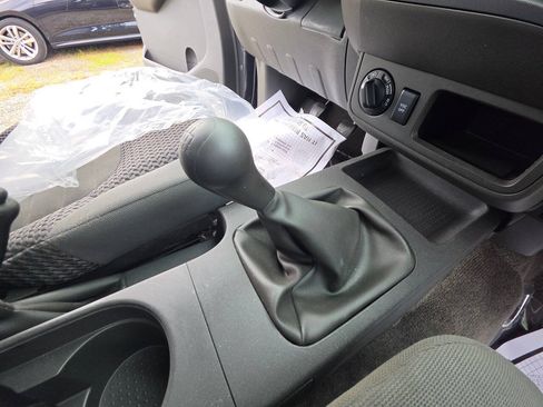 Used 2010 Nissan Frontier SE w/ SE Value Truck Pkg AWD/4WD image 22