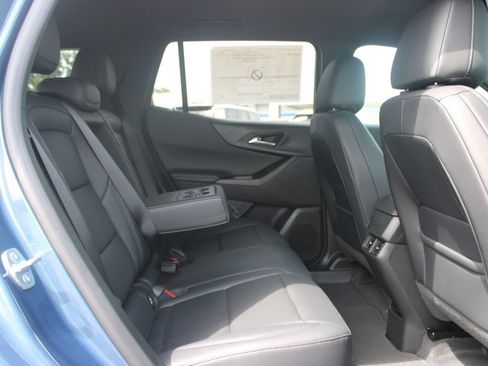 New 2027 Chevrolet Equinox LT w/ Convenience Package II FWD image 32