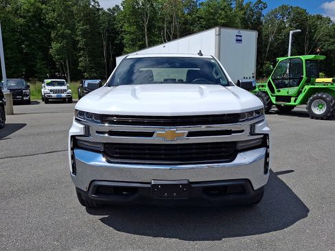 Used 2020 Chevrolet Silverado 1500 LT AWD/4WD image 2