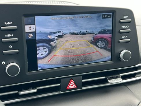 New 2025 Hyundai Elantra SE image 18