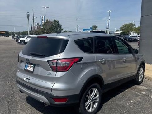 Used 2017 Ford Escape SE FWD image 16