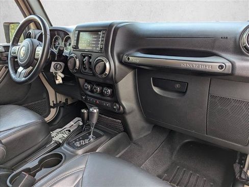 Used 2018 Jeep Wrangler Unlimited Sahara AWD/4WD image 20