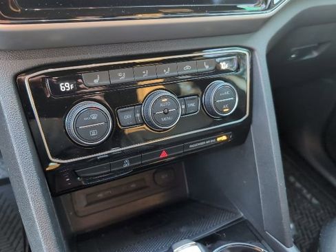 Used 2023 Volkswagen Atlas Cross Sport SE image 18