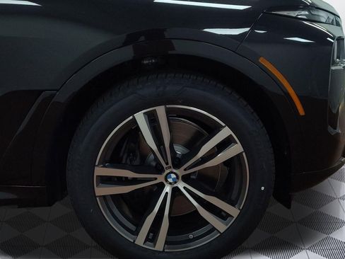 New 2026 BMW X7 xDrive40i w/ M Sport Package AWD/4WD image 11