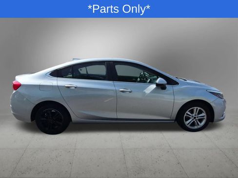 Used 2017 Chevrolet Cruze LT w/ Convenience Package FWD image 7