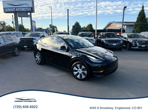 Used 2022 Tesla Model Y Long Range AWD/4WD image 1
