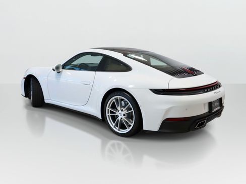Used 2025 Porsche 911 Carrera RWD image 3