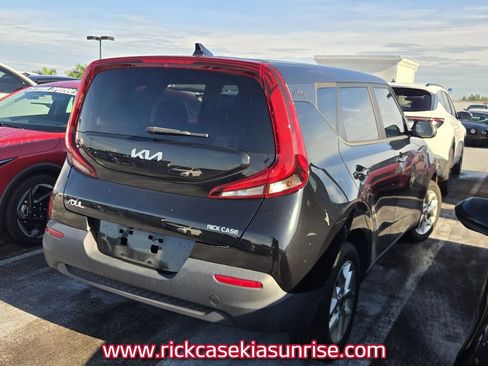 Used 2022 Kia Soul LX w/ Technology Package FWD image 4