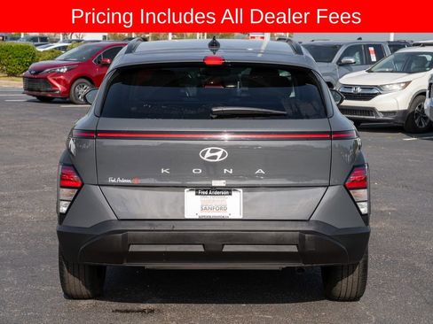 Used 2025 Hyundai Kona SEL FWD image 4