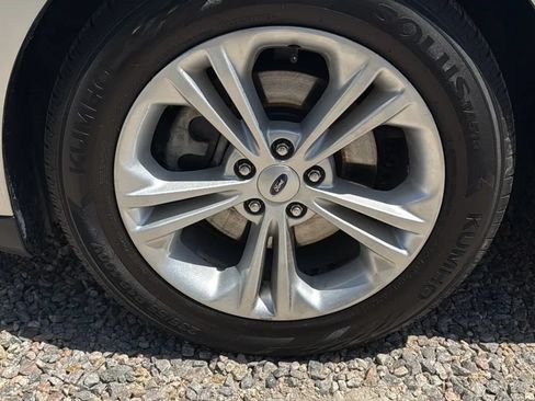 Used 2018 Ford Taurus SEL w/ Equipment Group 201A AWD/4WD image 36