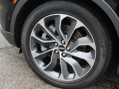 Used 2023 Lincoln Nautilus Reserve FWD image 9
