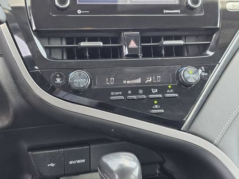 Used 2024 Toyota Camry SE FWD image 19